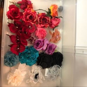 🍀4/$20 Lot of faux flower buds, many w/ clip/pin attached